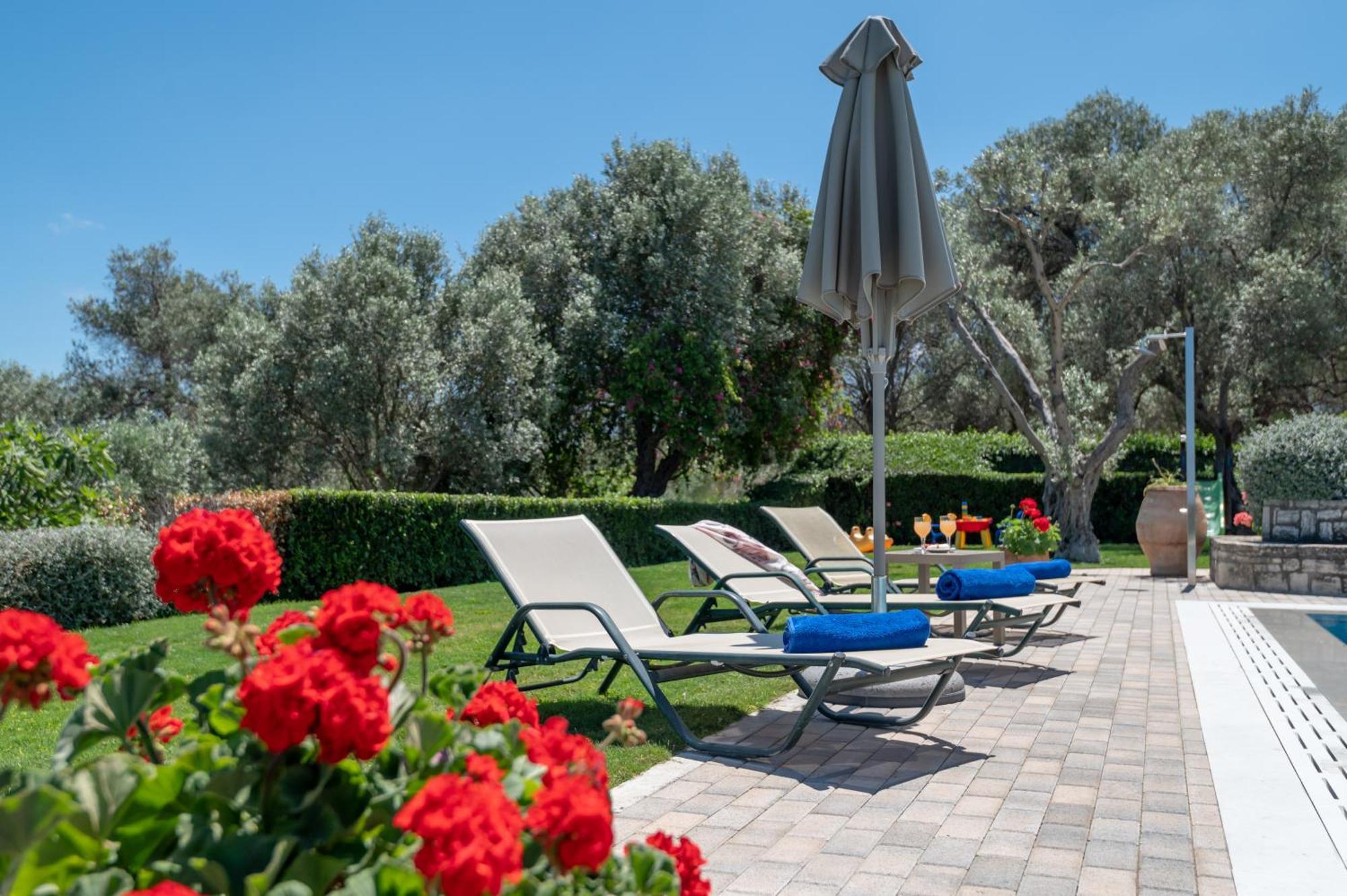 Villa Elisabeth Perama  Exterior photo